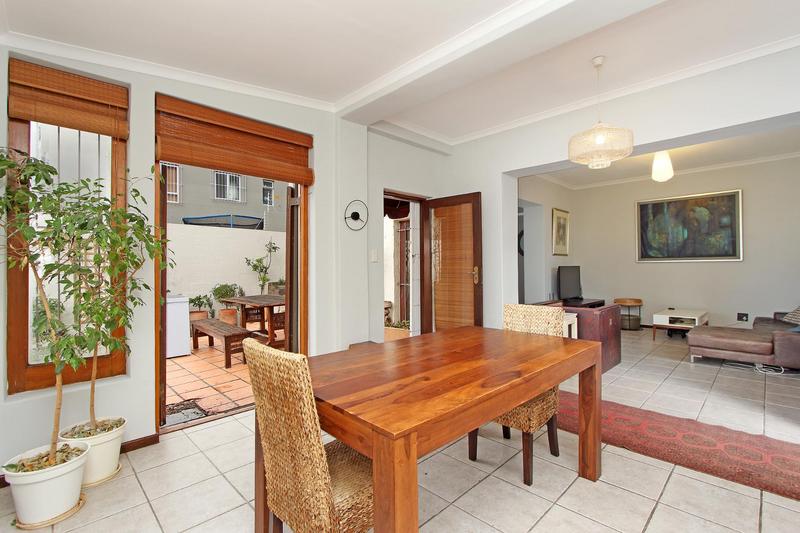 To Let 2 Bedroom Property for Rent in Green Point Western Cape